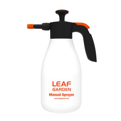 China Plastic Garden Leaf 2L Handheld Garden Manual Pressure Sprayer With Adjustable Nozzle for sale