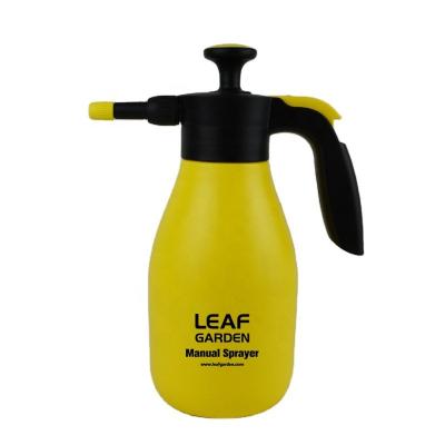 China Plastic Garden Leaf 1.5L Handheld Garden Manual Pressure Sprayer With Adjustable Nozzle for sale