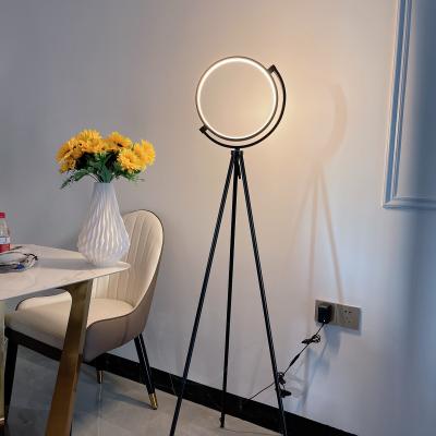 China Nordic EUROPEAN Home Decoration Floor Lamp Floor Lamp Round Tripod Round Floor Standing Light for sale