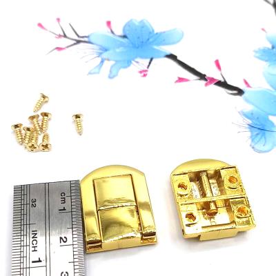 China Medium Box Gold Color Size Metal U Shape Wooden Jewelry Box Hook Lock Lock Wholesale for sale