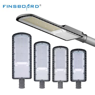 Cina AC85-265V 3000K a 6500K Alta luminosità LED Street Light Risparmio energetico durevole e stabile in vendita