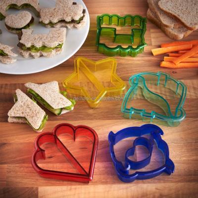 China Durable Plastic Heart Star Cute Dinosaur Shaped Sandwich Cutter Set for sale