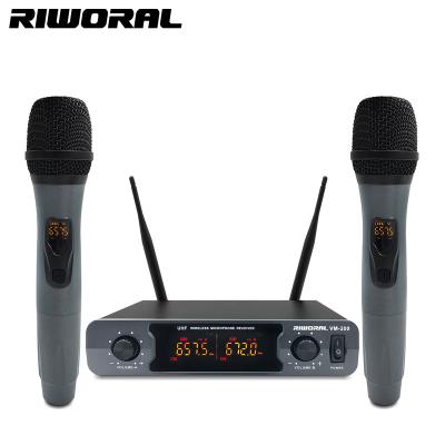 China Hot Selling Professional Wireless Handheld Microphone Riworal VM200 UHF Karaoke Recording Handheld Microphone For Performance for sale