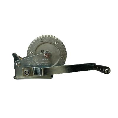 中国 Zinc Plated Marine Trailer Winch Hand Winch 1200lbs With Cable And Hook 販売のため