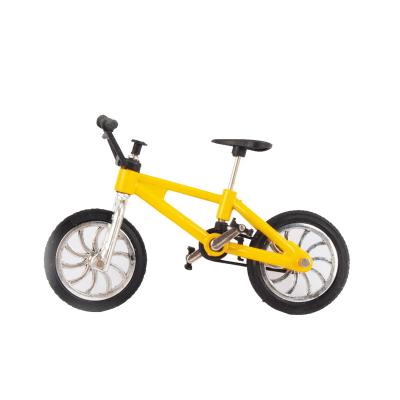 China For Play Mini Alloy Bicycle Toy Finger Model Mountain Bike With Skateboard For Kids for sale