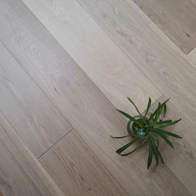 China Modern UV Coating Smooth Oak Engineered Wood Floors for sale