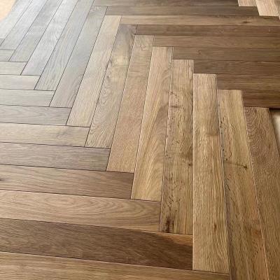 China Wabisabi Spina 90 Degree Herringbone Oak Engineered Wood Flooring for sale