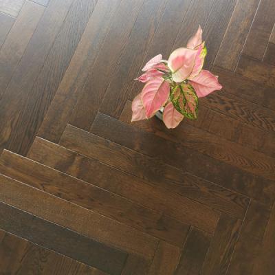 China Modern Oak Herringbone Parquet Wood Flooring Brushed UV Painting for sale