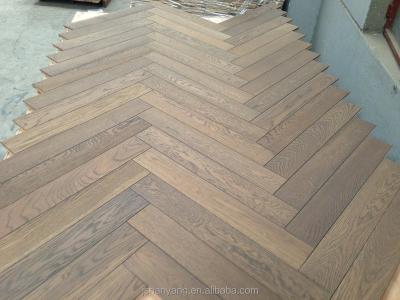 China Indoor Decoration Abrasion Resistance Oak Smoked Herringbone Wood Parquet Slabs for sale