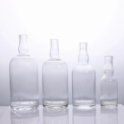 China Super Hot Sale 200ml 500ml 750ml 1000ml Flint Liquor Vodka Whiskey Glass Beverage Bottle for sale