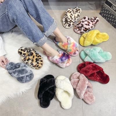 China Cushioning Female Home Fur Slippers Winter Women Ladies Shoes Leopard Print Indoor Cross Fluffy Fur Slippers Slips Faux Fur Slipper for sale