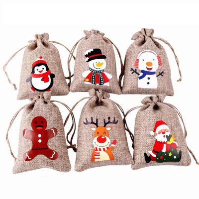 China Small Popular Burlap Fabric Durable Burlap Decorations Bags With Drawstring Gift Jewelry Apple Jute Pouch For Christmas for sale