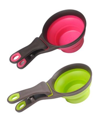 China 2021 Wholesale Portable Food and Water Feeder Spoon Scoop Travel Silicone Hot Selling Portable Durable Pet Bowl Viable for sale