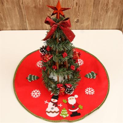 China Hot Sale Christmas Ornaments Rustic Red Christmas Tree Skirt Snowflake Plush Christmas Tree Skirt Decorations for sale