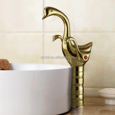 China Modern Artistic Lavatory Faucet Gold X9608B12 Brass Material Color Duck Shape for sale