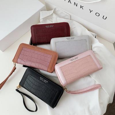 China Newest Fashinable Latest Design 2020 Fashion Long Card Wallet Alligator Handbags Zipper Coin Wallet Women Multi Small Purses for sale