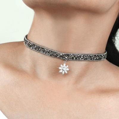 China Crystal Rhinestone Punk Chic Flower Women's Pendant Necklace for sale