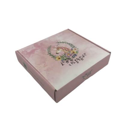 China Custom Cosmetic Mailing Box Foldable Logo Foldable Corrugate Apparel Gift Packaging Box Low Cost Manufacturing Recyclable Cosmetic Box for sale