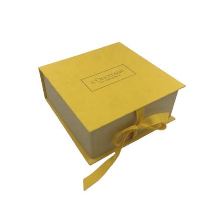 China Wholesale Luxury Custom Rigid Cardboard Recyclable Flip Open Ribbon Closure Packaging Eid Mubarak Box Gift for sale