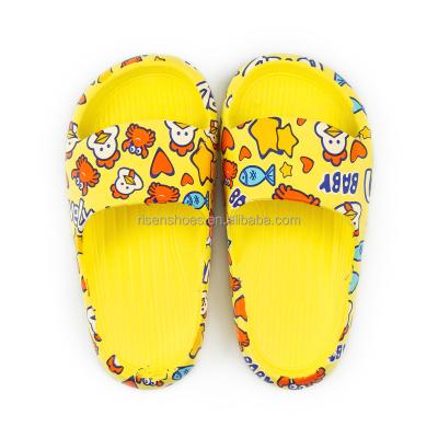 China Waterproof Kids Cartoon Printing Slippers With Non-slip Soft Bottom Baby Slippers for sale