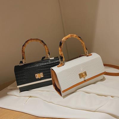 China 2022 Hot Selling Fashion Purses Ladies To Girls Luxury Handbags Fashionable Handbags For Woman Fashion Hot Selling Bamboo Hand Purses for sale