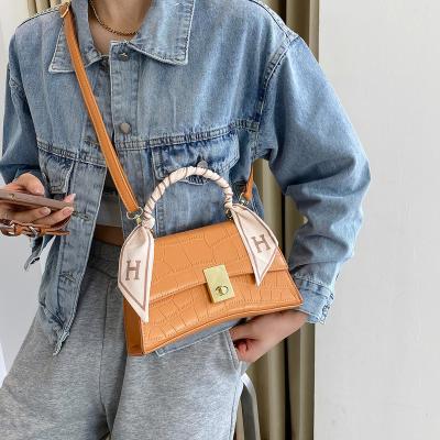 China Daily new 2022 fashionable brand handbag fashion purses luxury designer bag for women spring hot sale tote bags for sale