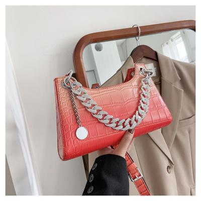 China Daily 2022 new arrivals fashion chain handbags shoulder handbags for women armpit purses for sale