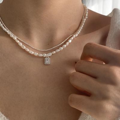 China CLASSIC Fashion Rectangle Brass Water Drop Diamond Pendant Natural Pearl Necklace for sale