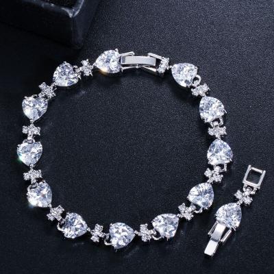 China Wholesale CLASSIC Brass Women Wedding Gemstone Diamond Bracelet Zircon Jewelry Heart Shape Bracelets With Extender Clasp for sale