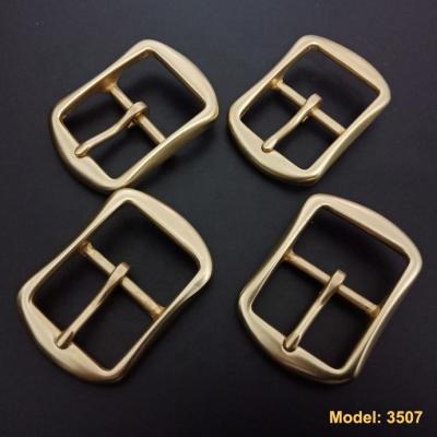 China Durable.attractive 35mm bar solid brass center buckle for sale