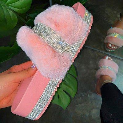 China CUSHIONING Made In China Plush Rhinestone Fluffy Ladies Slippers Faux Fur Fox Fur Sandals for sale