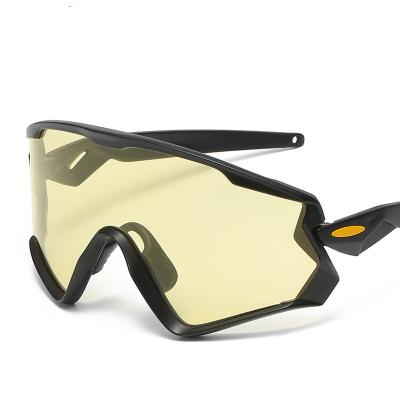 China PC Men's Outdoor Plain Mount Glasses Shape Big Frame Wind Sand Mirror Trend Personality Colorful Movie Sunglasses for sale