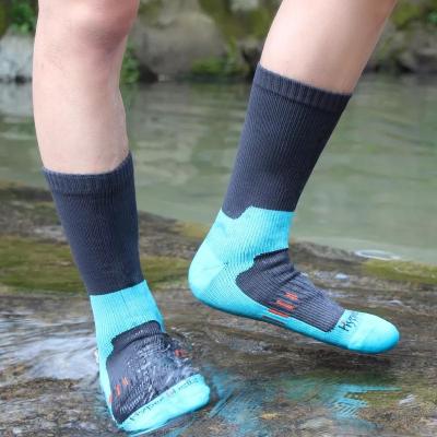 China Trekking/Hiking/Skiing/Outdoor Sports 100% Waterproof Breathable Custom Waterproof Socks With Three Layers for sale