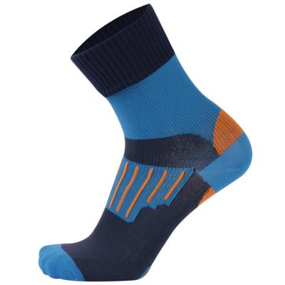 China Custom Waterproof Logo Outdoor Waterproof Sport Socks Trekking/Hiking/Skiing/Outdoor Sports Socks OEM for sale