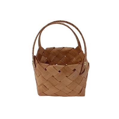 China Europe cute lovely design handmade natural shavings holiday flower basket for sale