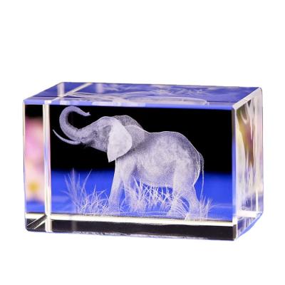 China European Style Crystal Crafts 3D Inside Carving Souvenirs Crystal Animal Model Home Furnishings Travel Elephant Annual Gifts for sale