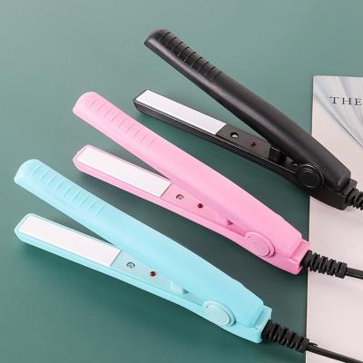 China 2021 New Safety Curling Iron Mini Hair Straightener Iron Ceramic Straightening Styling Tools Flat Hair Curler Iron Beard Straightener for sale