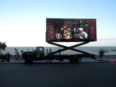 China Anti - shock p16 Truck Mounted LED Screen , Mobile led screen for sale