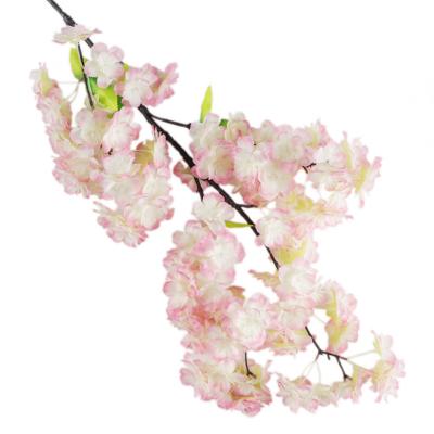 China 2021 New Cherry Blossom Silk Sakura For Wedding Centerpieces Artificial Cherry Blossom Tree Branches Ceiling Artificial Wedding Decoration for sale