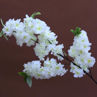 China 2021 Environment Friendly White Artificial Silk Flower Branches Cherry Blossom Sakura Wall For Wedding Centerpieces Tree Branches for sale