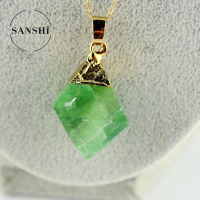 China CLASSIC Handmade Green Fluorite Gold Plating Nature Three-Dimensional Tapered Pendant Stone for sale