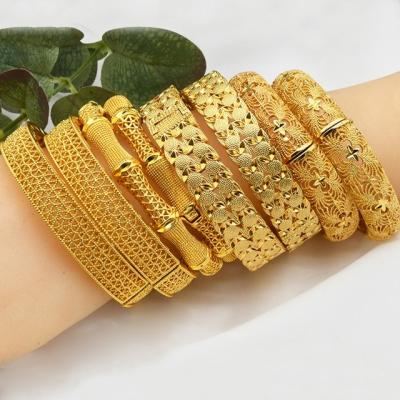 China Punk Factory wholesale hot womens fashion luxury jewelry bracelets plated 18 24 karat gold bracelets engraved dubai gold bracelets for sale