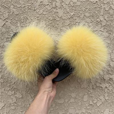 China 2020 fashion trend wholesale new custom logo fox fur slippers ladies real fashion fluffy raccoon fur sandals women luxury fox fur slides for sale