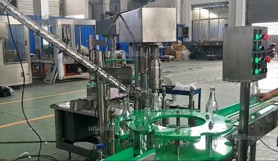 China Beverage Screw Capping Machine 2000bph Glass Bottle Sealing Machine for sale