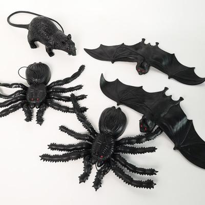 China Disposable Halloween Decoration Spider Terror Rubber Bat Pendant Simulation Animal Pendant for sale