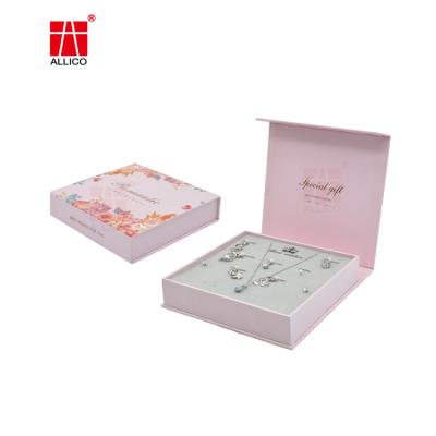 China Wholesale Recyclable Luxury Gift Box Clamshell Custom Gift Box Gift Box With Ribbon for sale