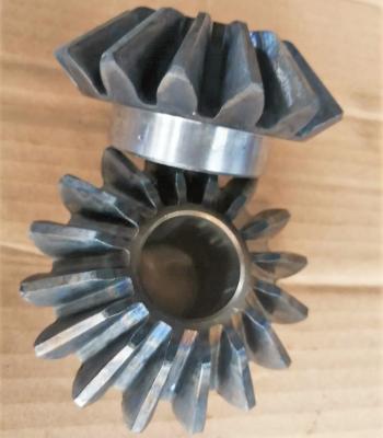 China Lowest Price Mechanical Equipment High Precision Right Hand Small Miter Bevel Gears 5.5M-16T For Mechanical Equipment for sale