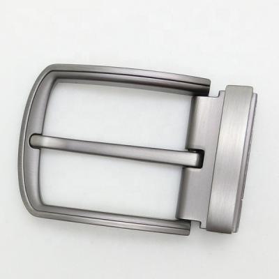 China 05853 Men's Punch Clip Toggle Buckle Pin Buckle 40mm Hole Metal Needle Clip Buckle Zinc Alloy Leather Bridle for sale