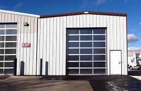 China Customizable Pre Engineered Commercial Steel Building With Metal Cladding for sale