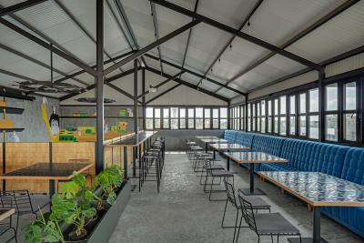 China Prefab Insulated Commercial Steel Building Restaurant Steel Structural Building for sale